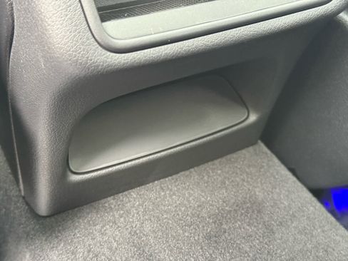 New 2025 Mercedes-Benz GLC 300 4MATIC image 33