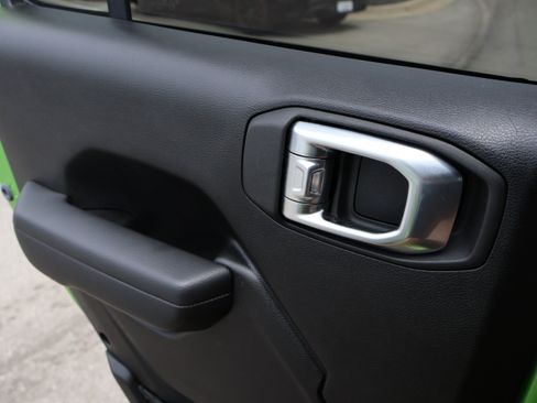 Used 2025 Jeep Wrangler Unlimited Sport AWD/4WD image 14