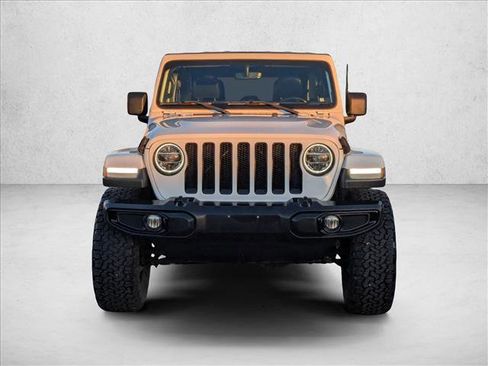 Used 2018 Jeep Wrangler Unlimited Sahara w/ Uconnect 4C Nav & Sound Group image 2