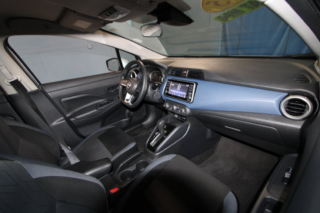 Used 2025 Nissan Versa SV FWD image 18