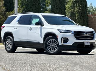 Used 2022 Chevrolet Traverse LT w/ LPO, Blackout Package FWD video 2