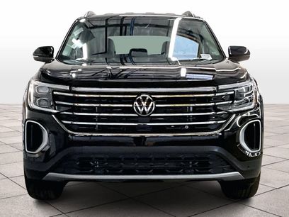 Used 2025 Volkswagen Atlas SE w/ Black Wheel Package