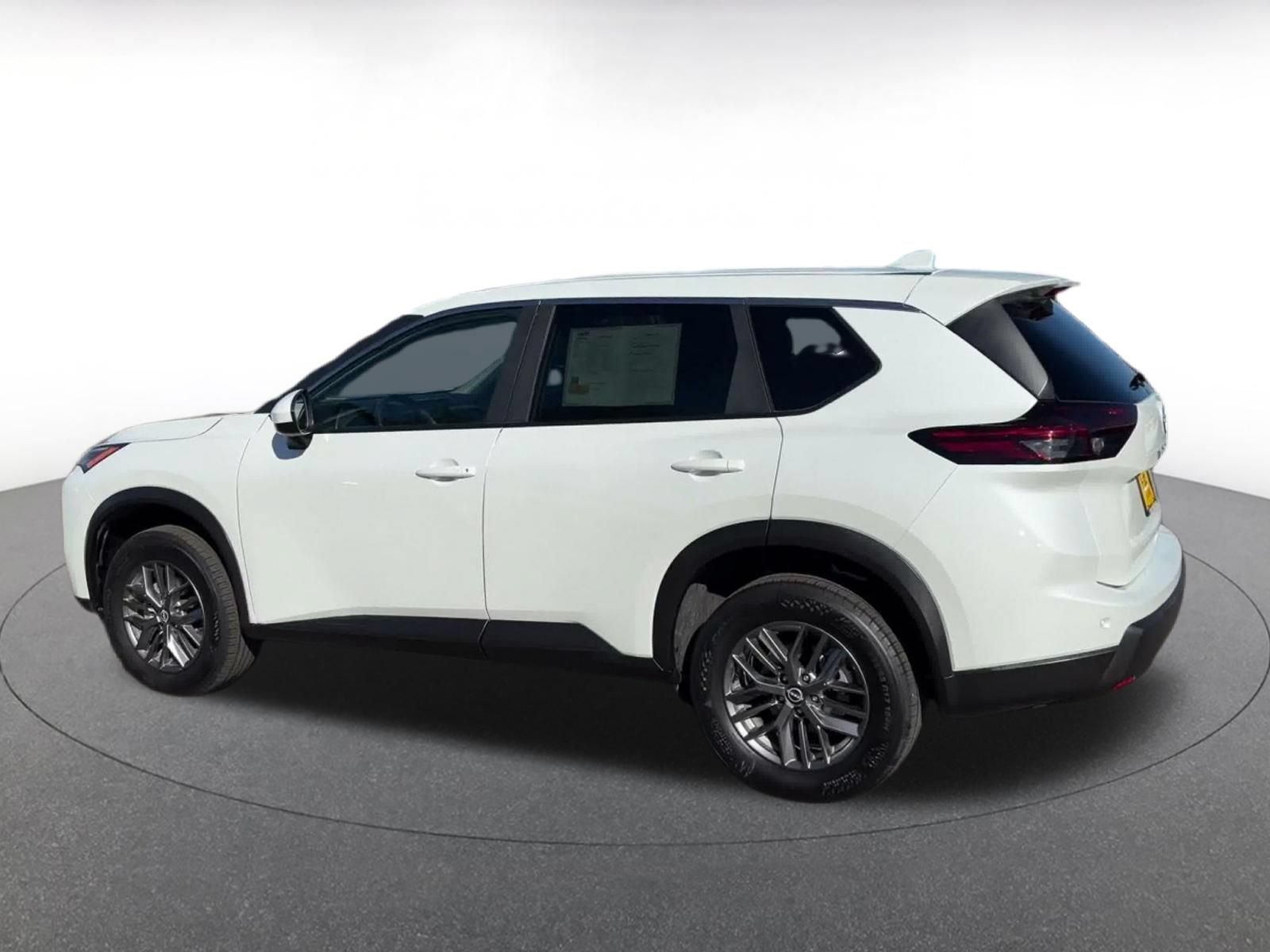 Used 2026 Nissan Rogue SV AWD/4WD image 9