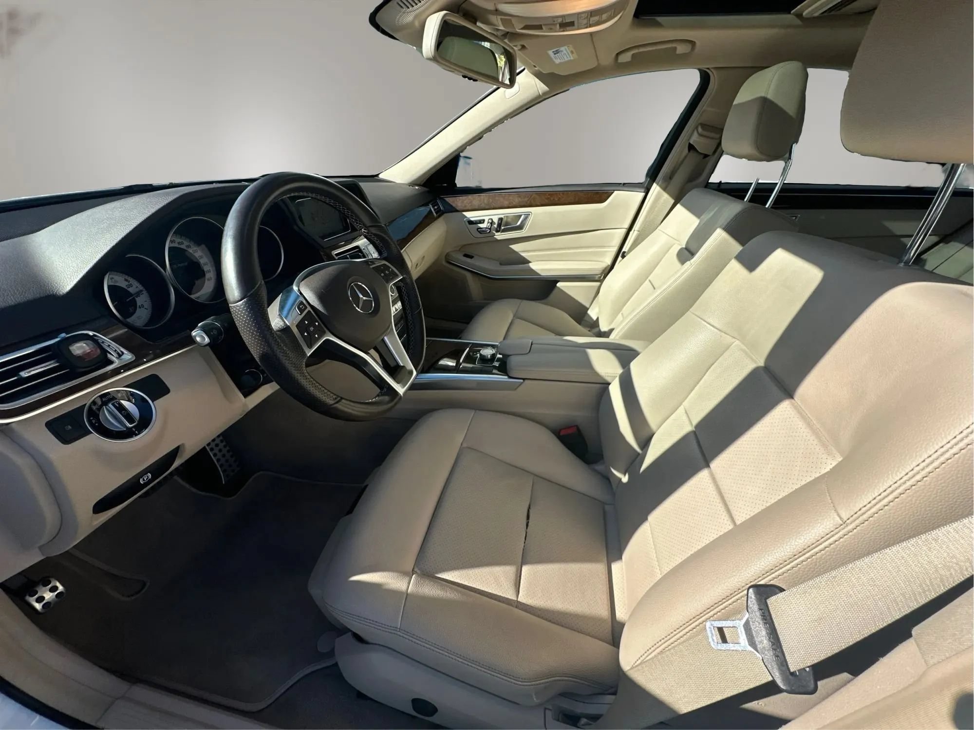 Used 2015 Mercedes-Benz E 350 4MATIC Sedan image 9