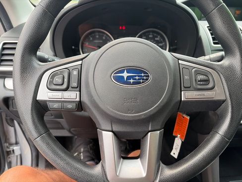 Used 2017 Subaru Forester 2.5i w/ Alloy Wheel Package AWD/4WD image 16