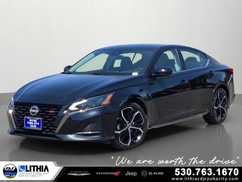 Used 2023 Nissan Altima 2.5 SR FWD image 1