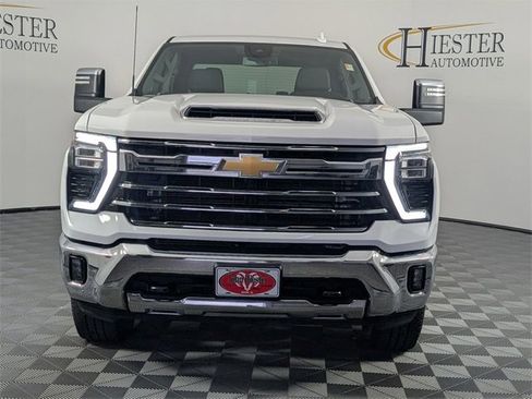 Used 2024 Chevrolet Silverado 2500 LTZ image 3