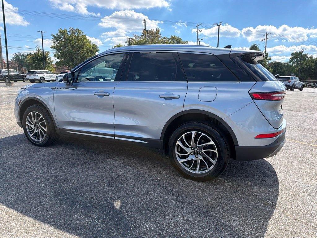 Used 2022 Lincoln Corsair AWD w/ Equipment Group 101A image 8