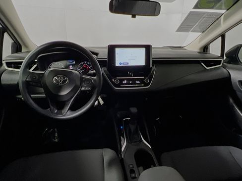 Used 2025 Toyota Corolla LE FWD image 30