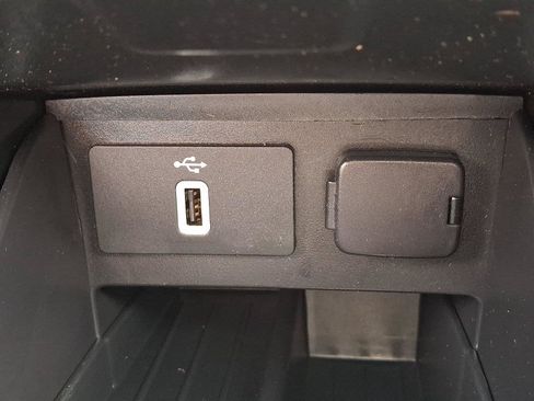 Certified 2018 Ford Explorer XLT w/ Equipment Group 202A AWD/4WD image 25