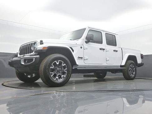 New 2026 Jeep Gladiator Sport AWD/4WD image 50