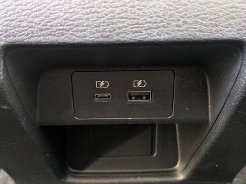 Used 2024 Mitsubishi Outlander SE image 15