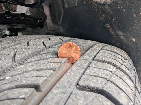 Used 2025 Chevrolet Trax RS w/ Driver Confidence Package FWD image 37