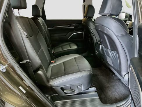 Used 2023 Kia Telluride S AWD/4WD image 28