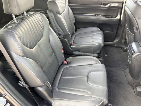 Used 2023 Hyundai Palisade Limited w/ Cargo Package FWD image 22