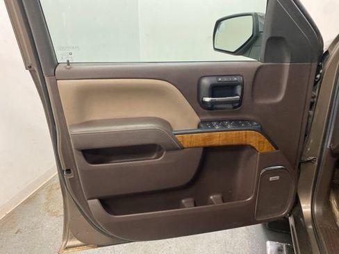 Used 2014 GMC Sierra 1500 SLT w/ SLT Crew Cab Value Package AWD/4WD image 18