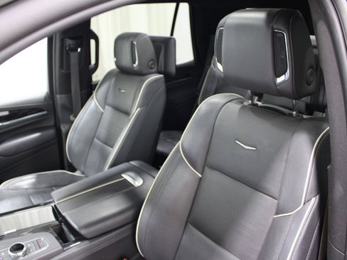 Used 2023 Cadillac Escalade Sport AWD/4WD image 4
