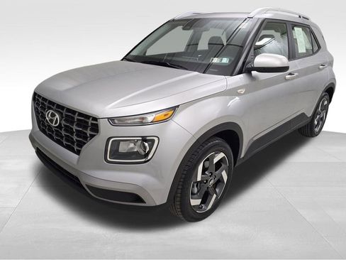 Used 2026 Hyundai Venue SEL FWD image 5