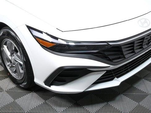 New 2026 Hyundai Elantra SE image 14