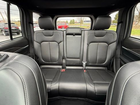 Used 2024 Jeep Grand Cherokee Limited w/ Luxury Tech Group II image 31