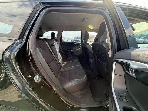 Used 2016 Volvo XC60 T5 w/ Proximity Package FWD image 12