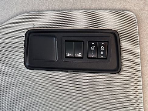 Used 2021 Cadillac Escalade Sport Platinum w/ LPO, ONYX Package AWD/4WD image 49
