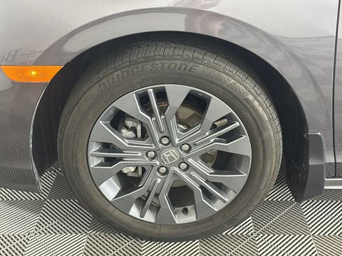 Used 2025 Honda Odyssey Touring image 11