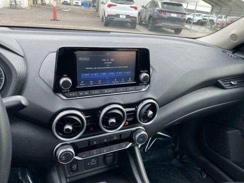 Used 2025 Nissan Sentra S image 17