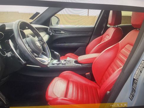 Used 2022 Alfa Romeo Stelvio Sprint image 6