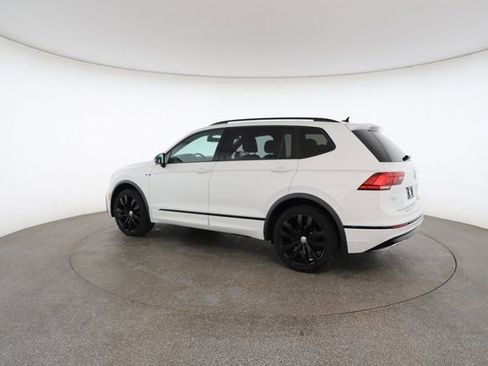 Used 2021 Volkswagen Tiguan SE R-Line image 9