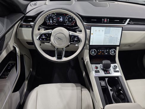 New 2026 Jaguar F-PACE R-Dynamic S image 10