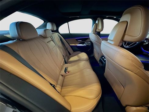 Used 2024 Mercedes-Benz E 350 4MATIC Sedan image 28