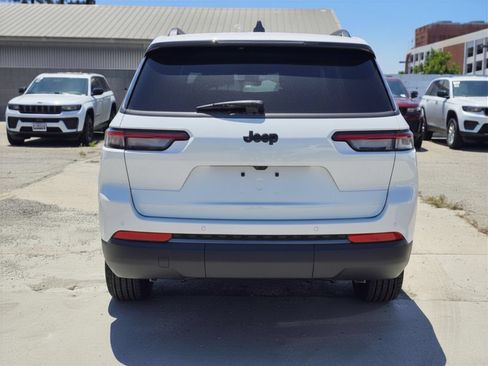 New 2026 Jeep Grand Cherokee L 2WD image 7