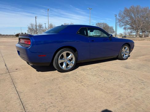 Used 2012 Dodge Challenger R/T w/ Sound Group II RWD image 21