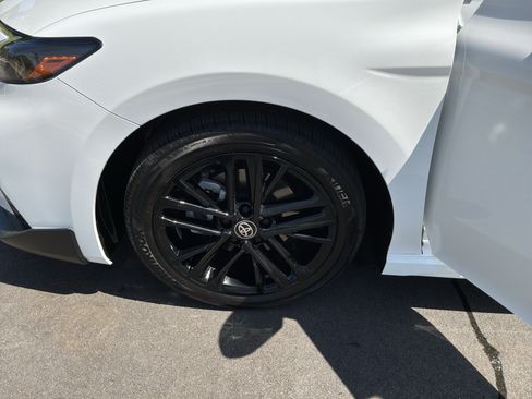Used 2026 Toyota Camry SE FWD image 13