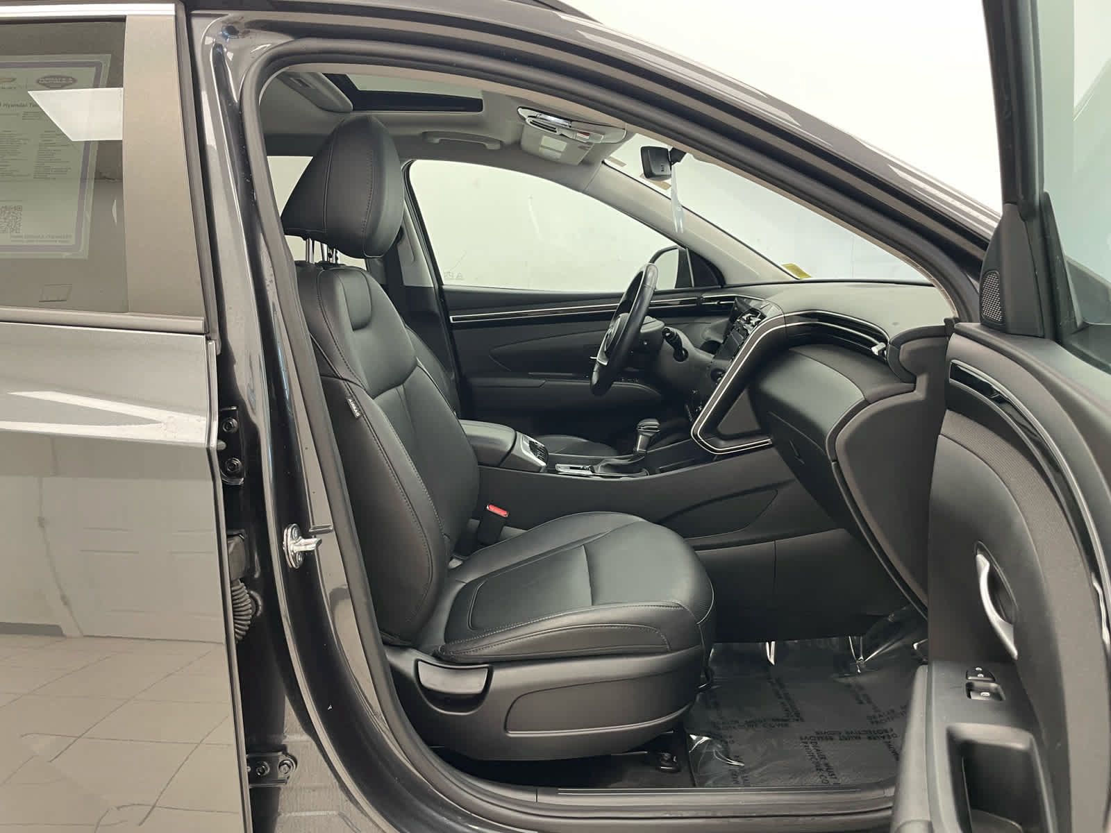 Used 2023 Hyundai Tucson SEL w/ Convenience Package AWD/4WD image 16