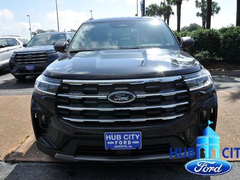 New 2026 Ford Explorer Active w/ Active Comfort Package RWD image 8