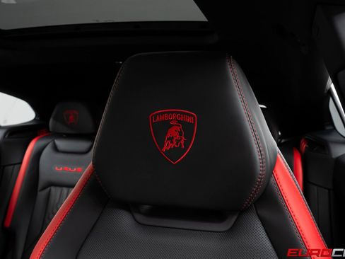 Used 2024 Lamborghini Urus Performante AWD/4WD image 50
