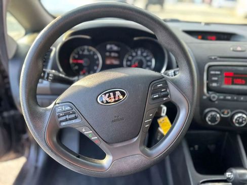 Used 2018 Kia Forte LX image 16