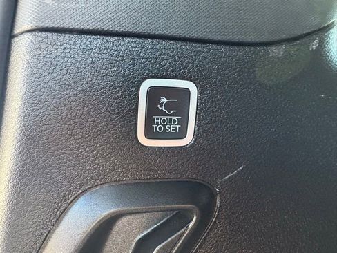 Used 2022 Jeep Wagoneer Series III w/ Premium Group I image 34