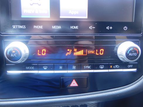 Used 2022 Mitsubishi Outlander SEL image 28