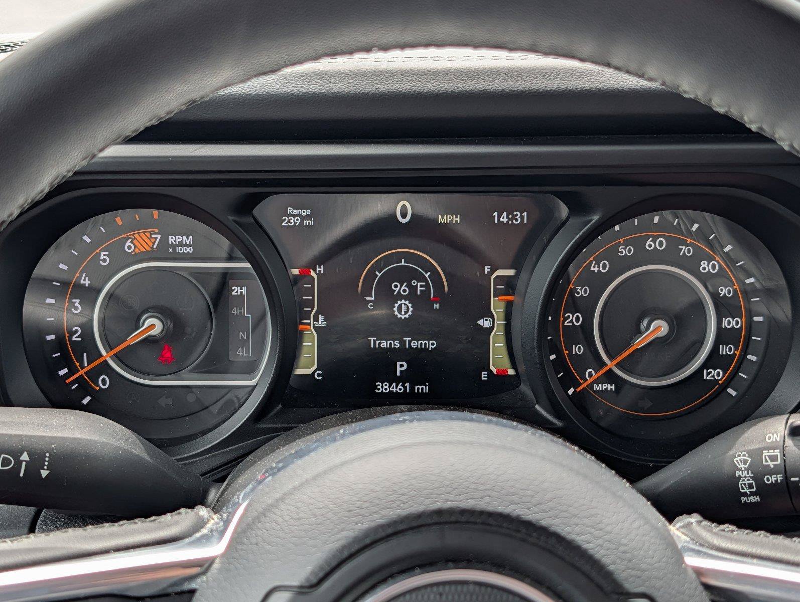 Used 2025 Jeep Wrangler Unlimited Sahara AWD/4WD image 21