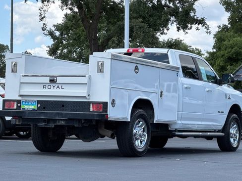Used 2022 RAM 3500 Big Horn AWD/4WD image 3