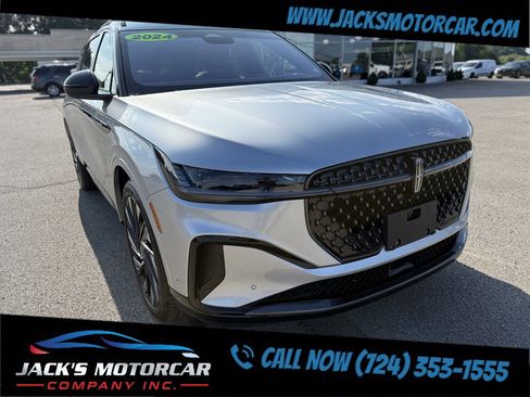 Used 2024 Lincoln Nautilus Reserve w/ Equipment Group 202A image 9