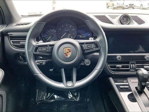 Used 2024 Porsche Macan image 5