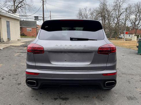 Used 2017 Porsche Cayenne Platinum Edition AWD/4WD image 8