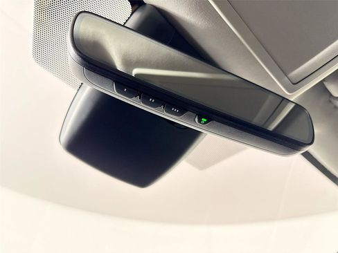 Certified 2025 Toyota Highlander XLE image 24