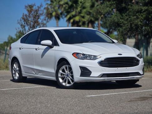 Used 2020 Ford Fusion SE image 5