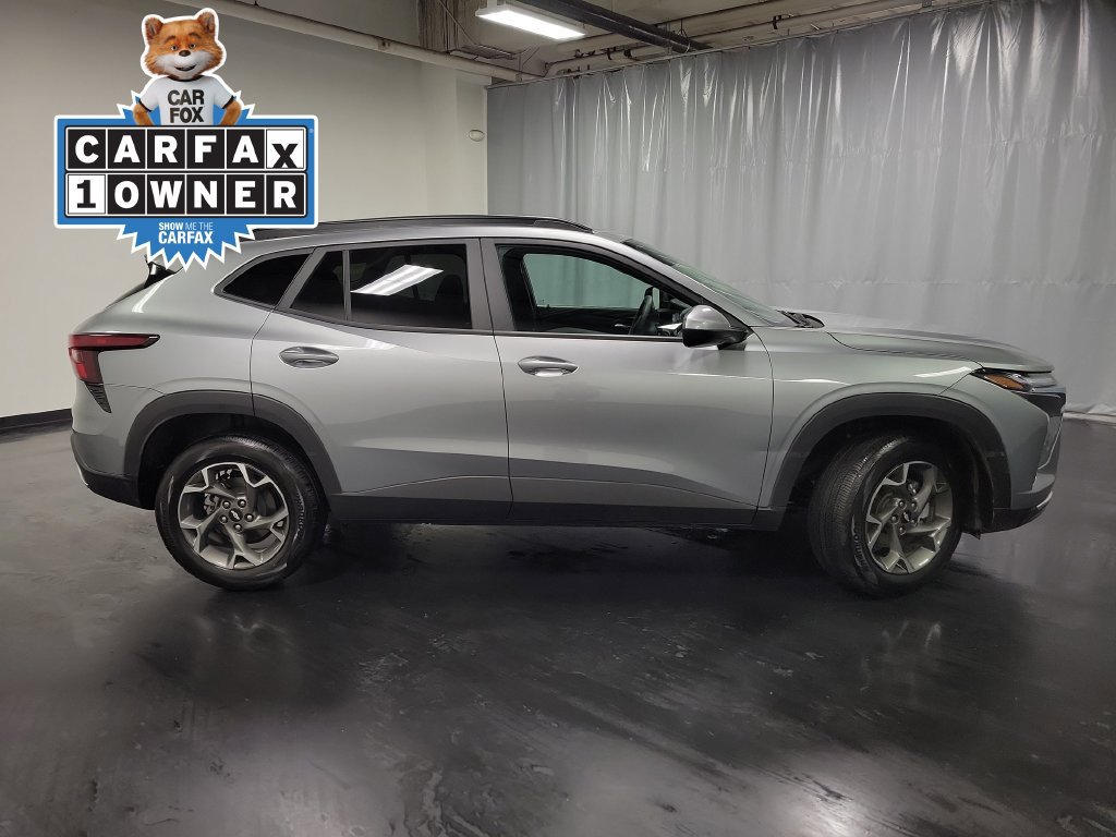 Used 2026 Chevrolet Trax LT FWD image 9