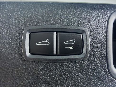 New 2026 Porsche Macan Turbo image 23